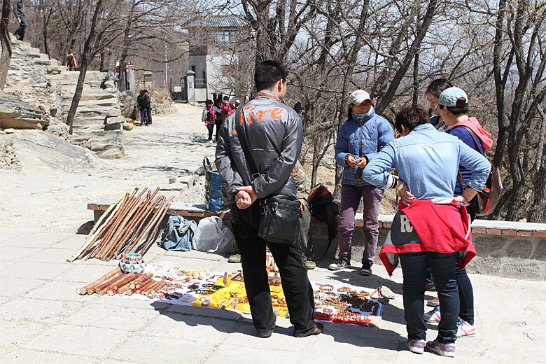 Пекин, Парк Бадачу, По дороге к Пещере Драгоценной Жемчужины (Beijing, Badachu Park, On the way to the Cave of Precious Pearl)