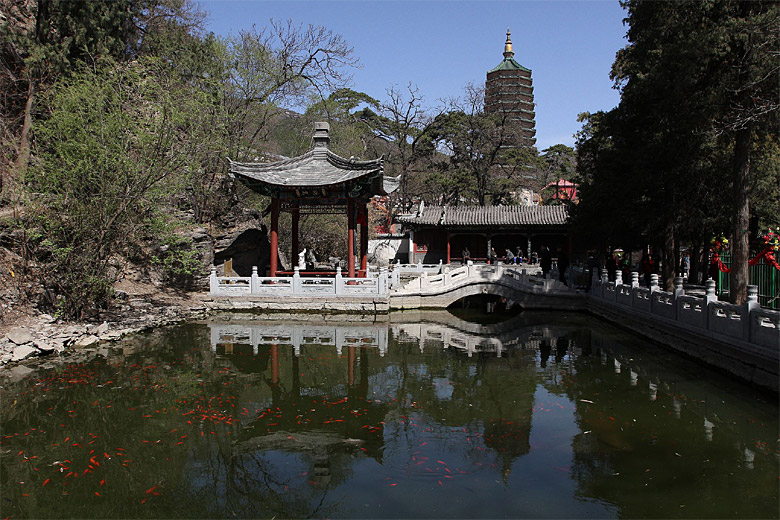 Пекин, Парк Бадачу, Храм Небесного Света (Beijing, Badachu Park, Temple of Divine Light)