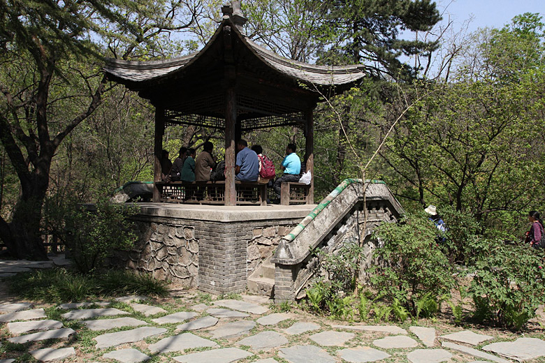 Пекин, Ботанический Сад, Вишневая Долина, Павильон Жули (Beijing, Beijing Botanical Garden, Cherry Valley, Ruli Pavilion)