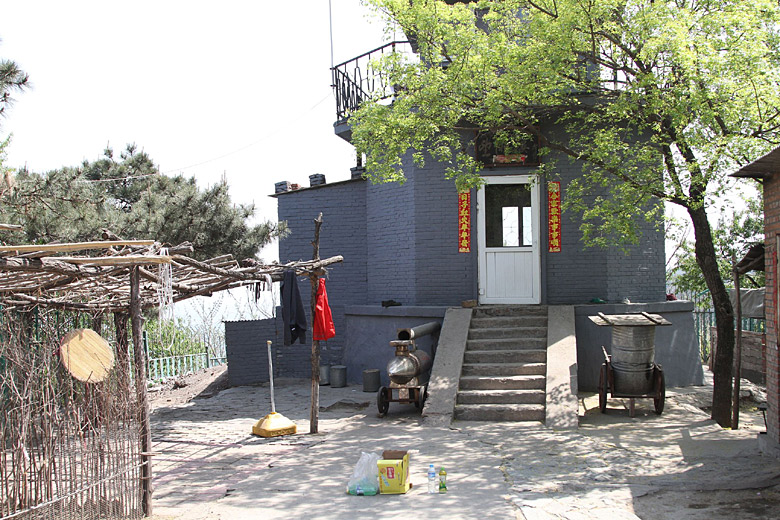 Пекин, Ботанический Сад, Вишневая Долина, Башня Смотрящая за Дождем (Beijing, Beijing Botanical Garden, Cherry Valley, Wangyulou Tower)