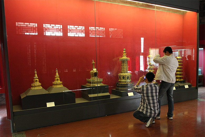 Пекин, Экскурсия по Запретному Городу, Выставка во Дворце Великого Ян (Beijing, Forbidden City, Exhibition in the Palace of Great Yang)
