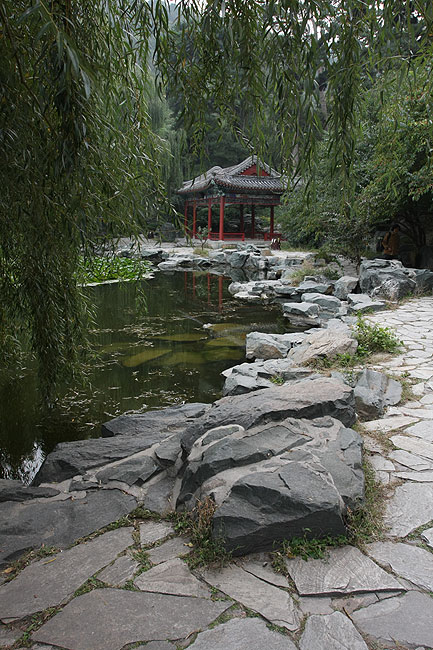 Пекин, Парк Ароматных Холмов, Озеро Спокойствия и Прозрачности (Beijing, Fragrant Hills Park, Tranquil and Transparent Lake)