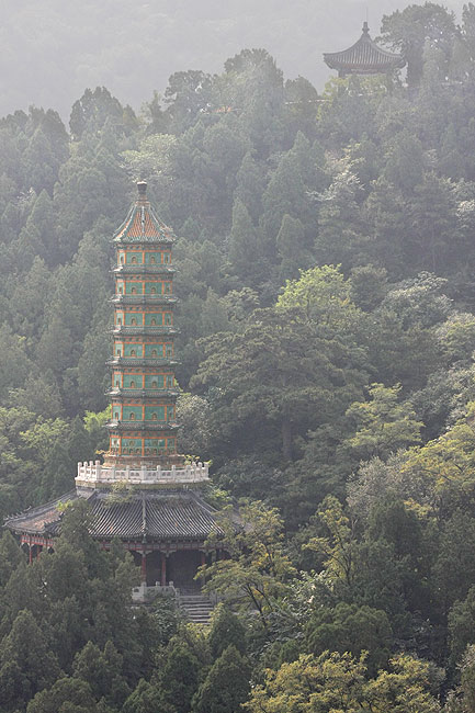 Пекин, Парк Ароматных Холмов, Пагода Долголетия (Beijing, Fragrant Hills Park, Liuli Wanshouta Pagoda)