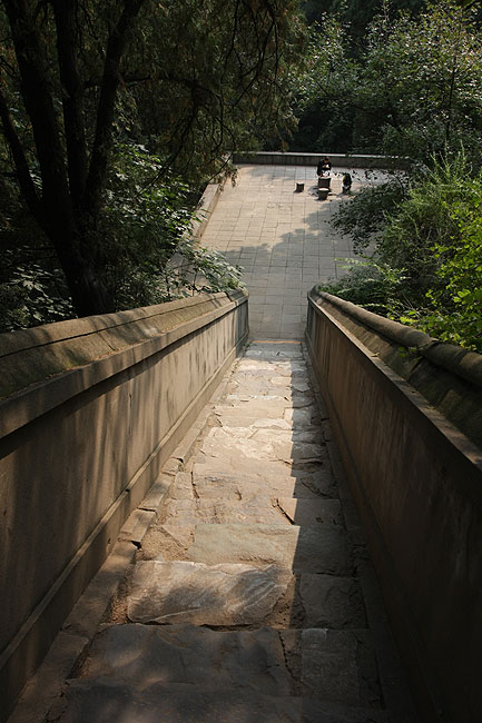 Пекин, Парк Ароматных Холмов, Спуск к Саду Сиян (Beijing, Fragrant Hills Park, Descent to the Xiyang Garden)