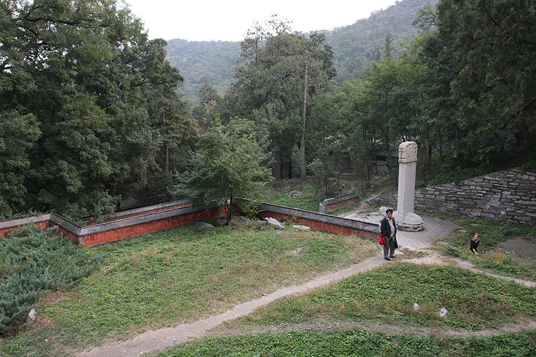Пекин, Парк Ароматных Холмов, Остатки Храма Ароматных Холмов (Beijing, Fragrant Hills Park, Remains of the Xiangshan Temple)