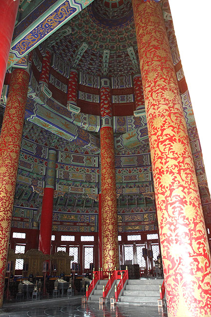 Пекин, Экскурсия по Храму Неба, Внутри Зала Молитв о Хорошем Урожае (Beijing, Temple of Heaven, Hall of Prayer for Good Harvest)