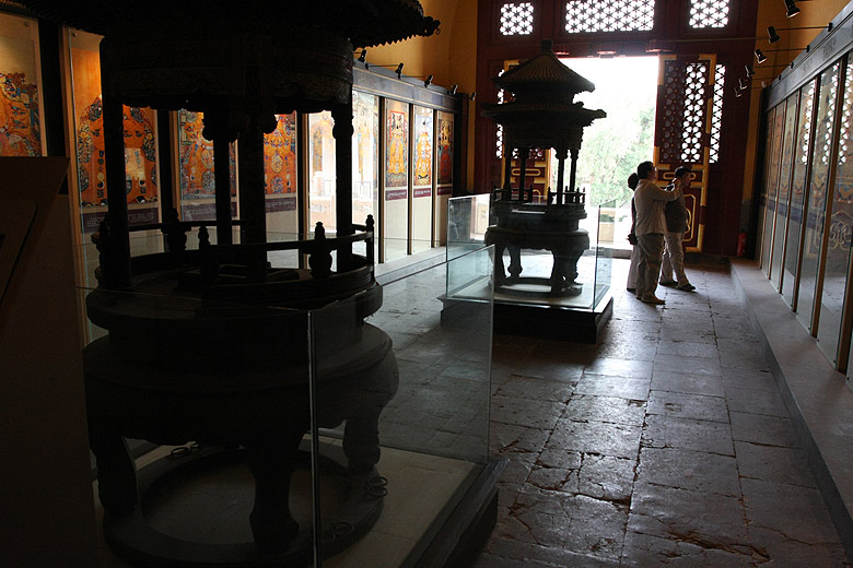 Пекин, Экскурсия по Храму Неба, Бронзовые Павильоны Дракона (Beijing, Temple of Heaven, Bronze Pavilions of Dragon)