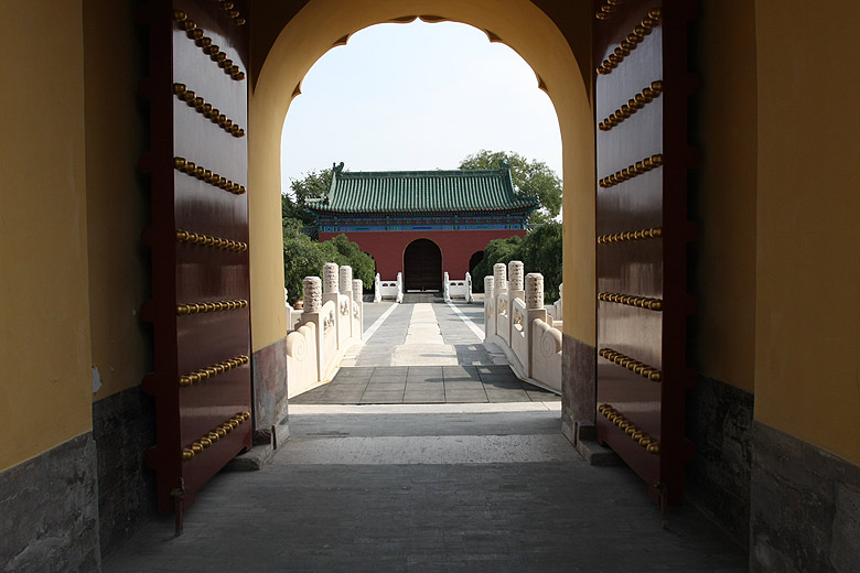 Пекин, Экскурсия по Храму Неба, Восточные ворота Дворца Воздержания (Beijing, Temple of Heaven, East Gate of the Palace of Abstinence)