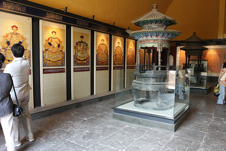 Пекин, Экскурсия по Храму Неба, Бронзовые Павильоны Дракона (Beijing, Temple of Heaven, Bronze Pavilions of Dragon)