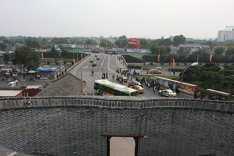 Пекин, Район Шичахай, Ворота Дэшэнмэнь, Вид с Ворот Дэшэнмэнь (Beijing, Shichahai, Deshengmen Gate, A view from Deshengmen Gate)