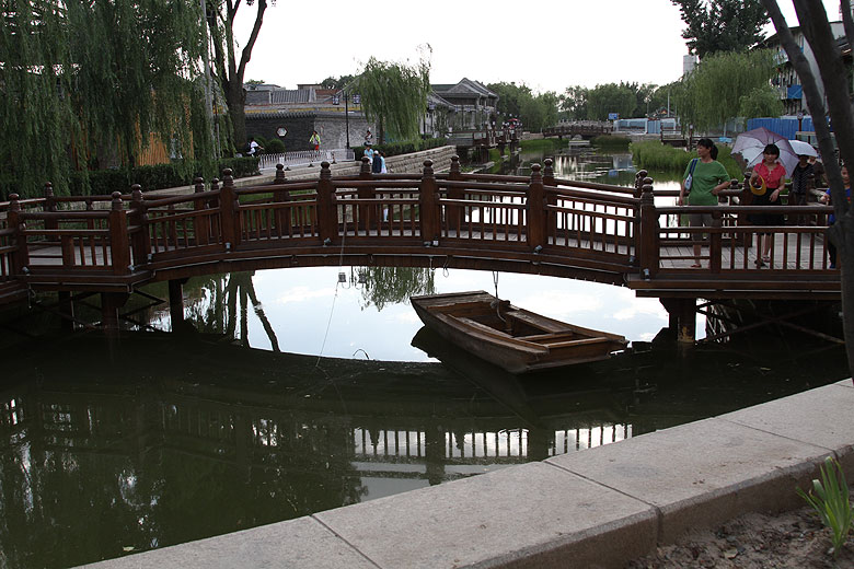 Пекин, Район Шичахай, Улица Наньлогу, Хутун Юйэр (Beijing, Shichahai, Nanluogu Xiang, Yu'er Hutong)