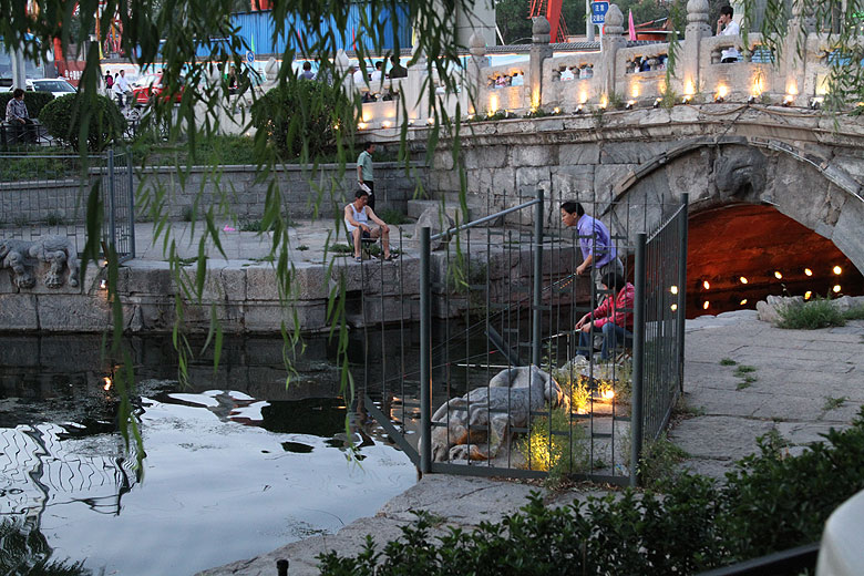 Пекин, Район Шичахай, Вокруг озера Цяньхай, Мост Ваньнин (Beijing, Around Qianhai Lake, Wanning Bridge)