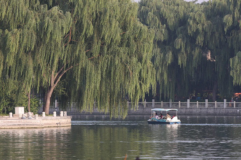 Фотографии района вокруг озера Цяньхай