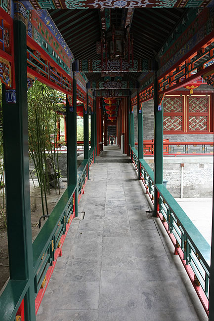 Пекин, Особняк Принца Гуна, Коридоры около Большого Театра (Beijing, Prince Gong's Mansion, Corridors near the Grand Theater)