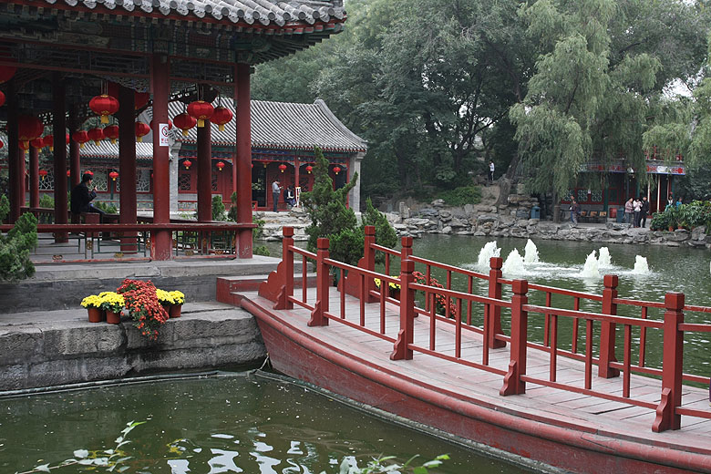 Пекин, Особняк Принца Гуна, Павильон в Середине Озера (Beijing, Prince Gong's Mansion, Mid Lake Pavilion)