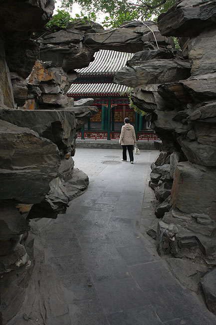 Пекин, Особняк Принца Гуна, Около Зала Летучей Мыши (Beijing, Prince Gong's Mansion, Near the Bat Hall)
