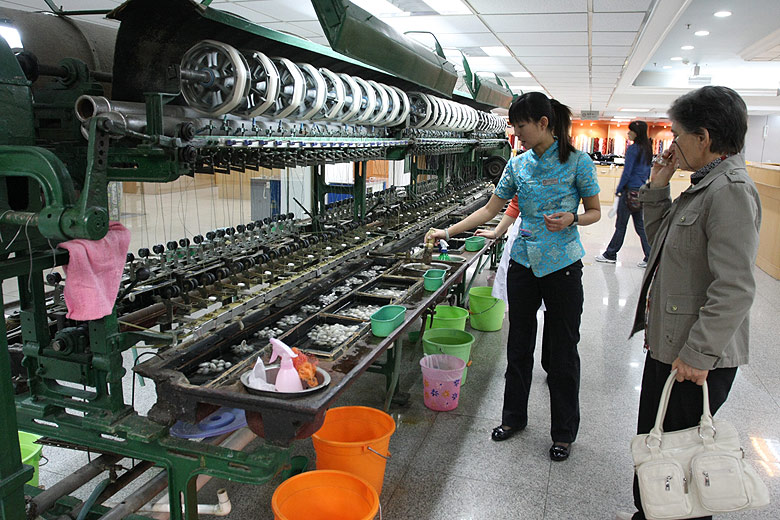Пекин, Шелковая Фабрика (Beijing, Yuanlong Silk Corporation Factory)
