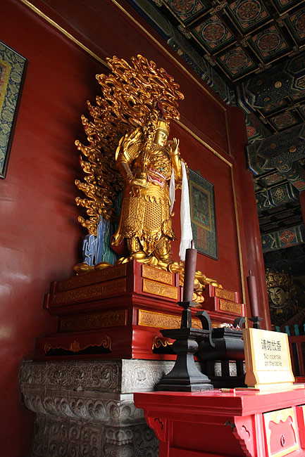 Пекин, Храм Юнхэгун, Вэйто в Воротах Гармонии и Мира (Beijing, Yonghegong Lama Temple, Weito in the Gate of Harmony and Peace)